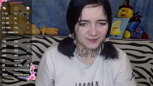 Snapshot of Yours_good_mood chatting on 12-17-24, 11:59 Yours good mood online show from 12-17-24, 11:59