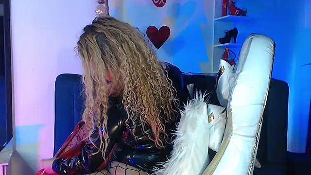 Snapshot of KorayRoussel chatting on 02-14-26, 01:22 KorayRoussel online show from 02-14-26, 01:22