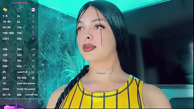 Emmaa Saenz  online show from 10-08-25, 10:32