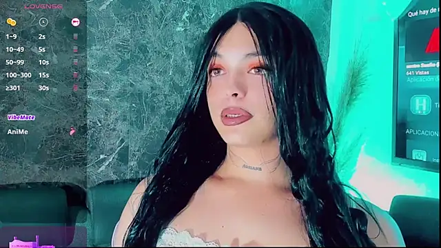 Emmaa Saenz  online show from 12-15-25, 10:26