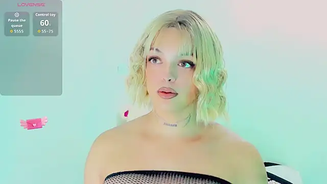 Emmaa Saenz  online show from 04-08-26, 10:00