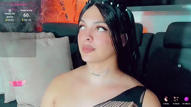 Emmaa Saenz  online show from 05-31-26, 10:10
