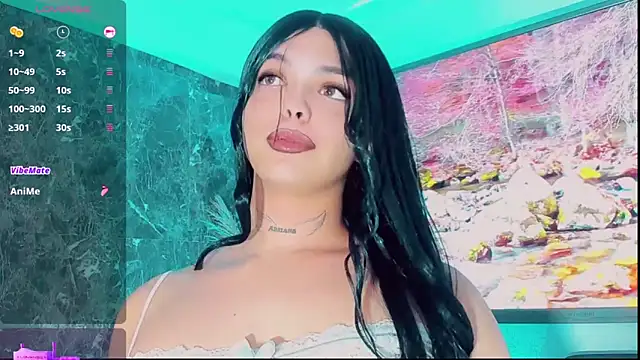 Emmaa Saenz  online show from 10-18-25, 12:01