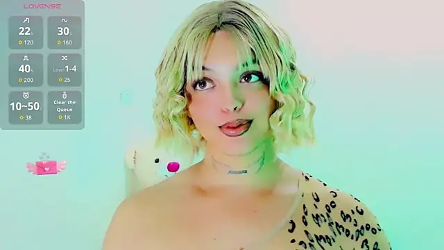 Emmaa Saenz  online show from 03-30-26, 10:44