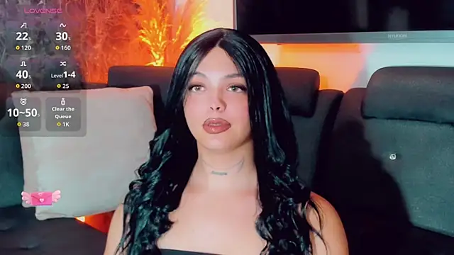 Emmaa Saenz  online show from 05-18-26, 11:20