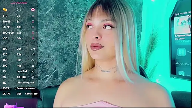 Emmaa Saenz  online show from 12-16-25, 08:02