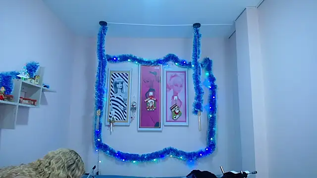 Snapshot of Veronica_escobar_ chatting on 12-13-24, 10:08 Veronica escobar online show from 12-13-24, 10:08