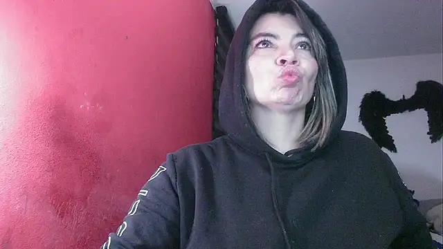 charlotedoll online show from 05-08-26, 01:09