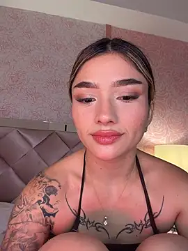 Snapshot of Arianavillada chatting on 06-25-26, 03:48 Arianavillada online show from 06-25-26, 03:48