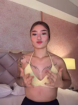 Snapshot of Arianavillada chatting on 05-28-26, 03:47 Arianavillada online show from 05-28-26, 03:47