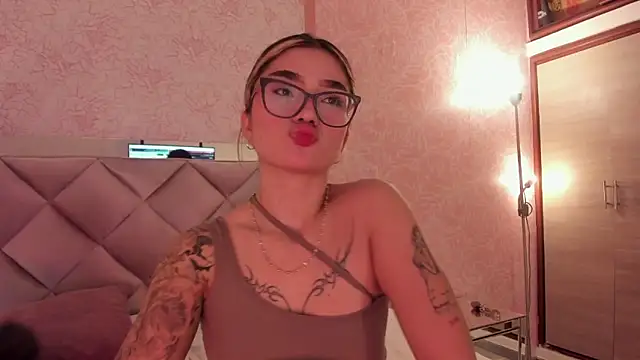 Arianavillada online show from 10-22-25, 03:17