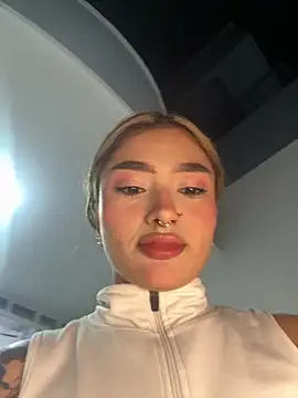 Arianavillada online show from 09-28-25, 03:57