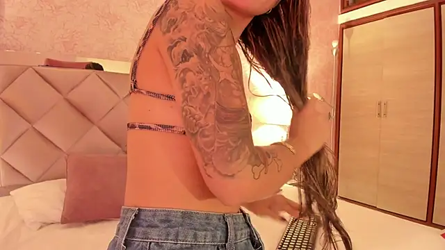 Arianavillada online show from 11-21-25, 03:27