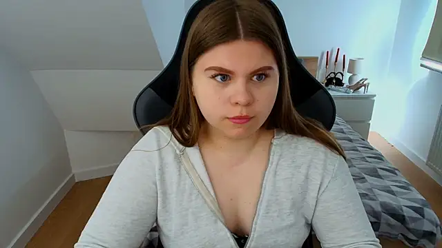 Snapshot of AbbyPleasure chatting on 05-17-26, 08:58 AbbyPleasure online show from 05-17-26, 08:58