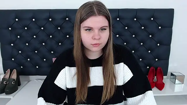 Snapshot of AbbyPleasure chatting on 02-25-25, 12:49 AbbyPleasure online show from 02-25-25, 12:49