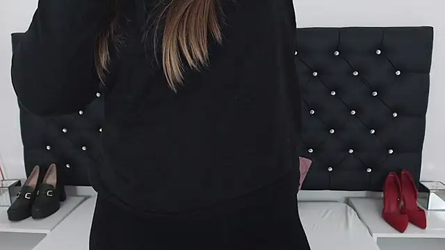 Snapshot of AbbyPleasure chatting on 02-18-25, 03:31 AbbyPleasure online show from 02-18-25, 03:31