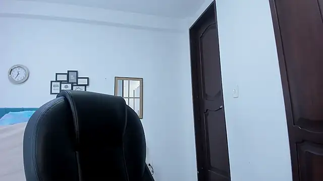 Snapshot of kamila_lopez chatting on 02-01-26, 07:23 kamila lopez online show from 02-01-26, 07:23