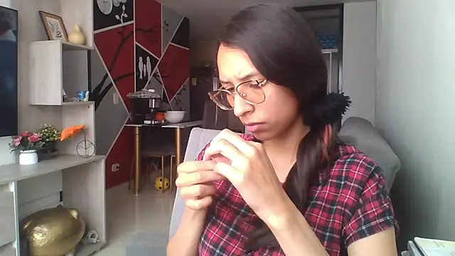 Snapshot of Katalleya_jyj chatting on 02-11-26, 07:36 Katalleya jyj online show from 02-11-26, 07:36