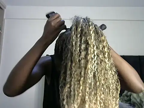 thicky anncy online show from 10-04-25, 11:39