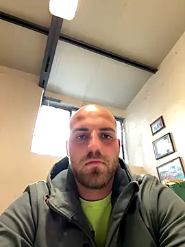 Snapshot of parallelo990 chatting on 10-23-25, 12:48 parallelo990 online show from 10-23-25, 12:48