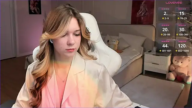 Frau Lina online show from 05-17-26, 04:29