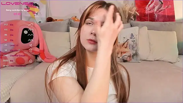 Snapshot of Frau_Lina chatting on 10-18-25, 02:19 Frau Lina online show from 10-18-25, 02:19