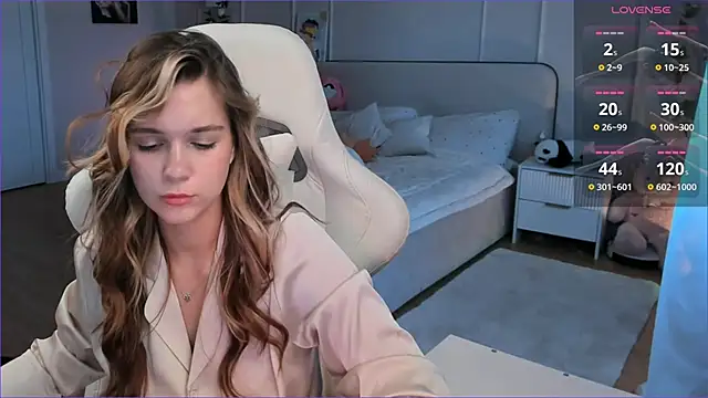 Frau Lina online show from 06-20-26, 04:12