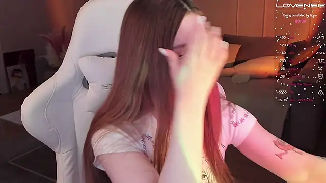 Snapshot of Frau_Lina chatting on 02-15-25, 07:17 Frau Lina online show from 02-15-25, 07:17