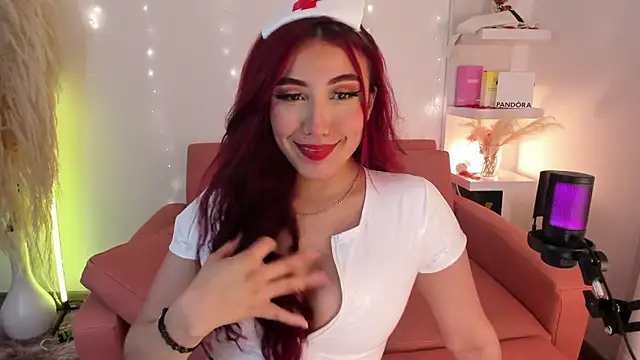 Snapshot of veronicaxx69 chatting on 05-16-26, 04:22 veronicaxx69 online show from 05-16-26, 04:22