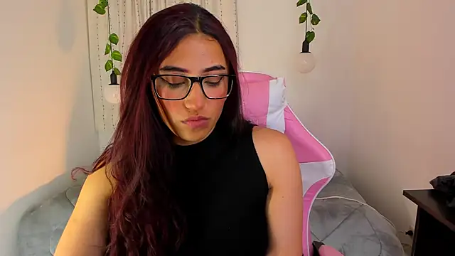 Snapshot of veronicaxx69 chatting on 01-22-25, 12:48 veronicaxx69 online show from 01-22-25, 12:48
