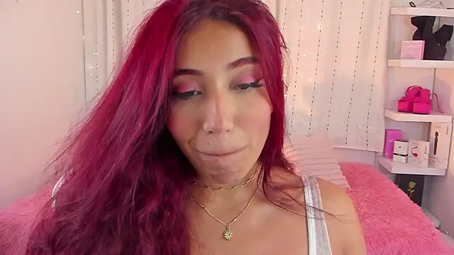 Snapshot of veronicaxx69 chatting on 09-23-25, 03:46 veronicaxx69 online show from 09-23-25, 03:46