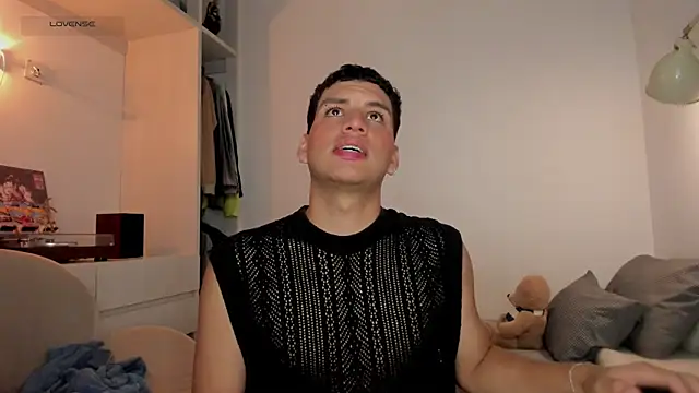 Curlblue online show from 04-12-26, 01:42