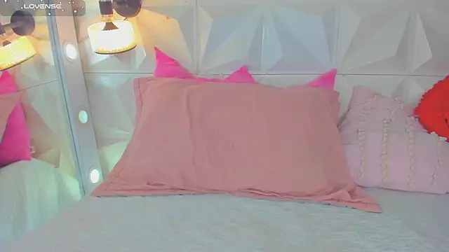 cute latinaxxx online show from 04-25-26, 04:59