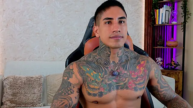 AdanReilly online show from 05-09-26, 03:48