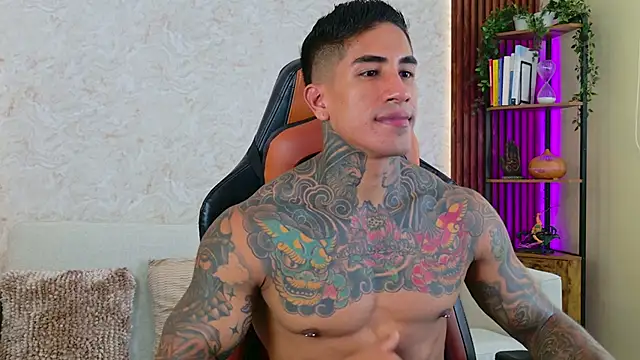 AdanReilly online show from 11-08-25, 02:20