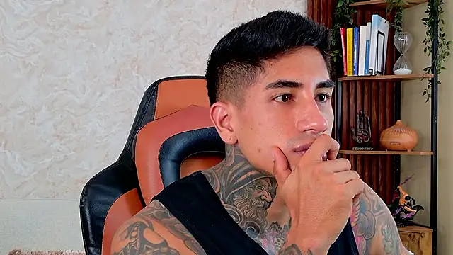 AdanReilly online show from 03-11-26, 04:56