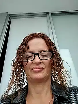 Snapshot of CioniWeiss chatting on 09-18-25, 10:24 CioniWeiss online show from 09-18-25, 10:24