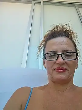 Snapshot of CioniWeiss chatting on 10-02-25, 08:12 CioniWeiss online show from 10-02-25, 08:12