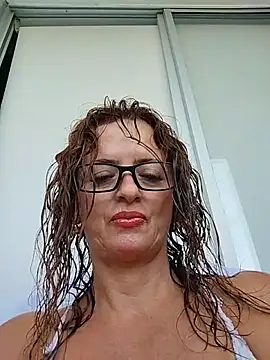 Snapshot of CioniWeiss chatting on 10-30-25, 09:01 CioniWeiss online show from 10-30-25, 09:01