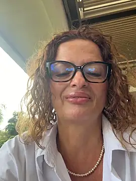 Snapshot of CioniWeiss chatting on 02-27-26, 09:36 CioniWeiss online show from 02-27-26, 09:36