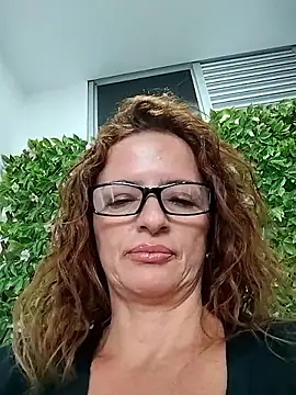 Snapshot of CioniWeiss chatting on 09-15-25, 09:26 CioniWeiss online show from 09-15-25, 09:26