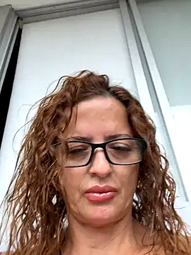 Snapshot of CioniWeiss chatting on 11-14-25, 12:53 CioniWeiss online show from 11-14-25, 12:53