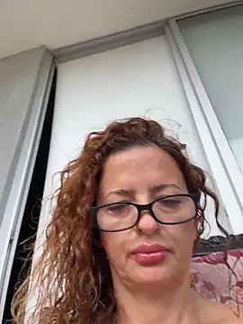 Snapshot of CioniWeiss chatting on 11-19-25, 12:05 CioniWeiss online show from 11-19-25, 12:05