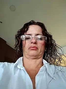 Snapshot of CioniWeiss chatting on 03-17-25, 08:30 CioniWeiss online show from 03-17-25, 08:30