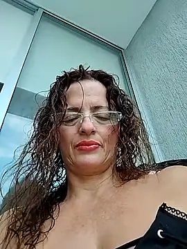 Snapshot of CioniWeiss chatting on 03-18-25, 10:37 CioniWeiss online show from 03-18-25, 10:37