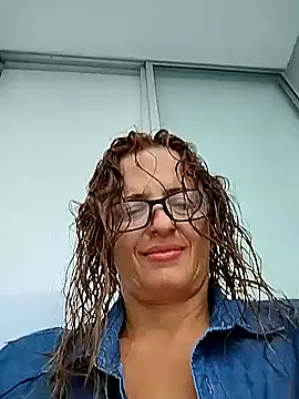 Snapshot of CioniWeiss chatting on 10-03-25, 10:33 CioniWeiss online show from 10-03-25, 10:33