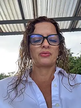 Snapshot of CioniWeiss chatting on 02-23-26, 09:15 CioniWeiss online show from 02-23-26, 09:15