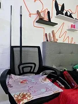 Sophiehuntress online show from 03-13-25, 04:16