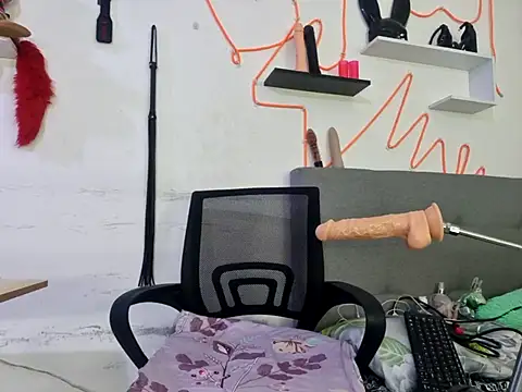 Sophiehuntress online show from 03-04-25, 10:57