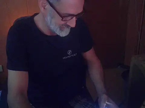 Snapshot of Lia_Y_PatrickX chatting on 10-12-25, 11:28 Lia Y PatrickX online show from 10-12-25, 11:28
